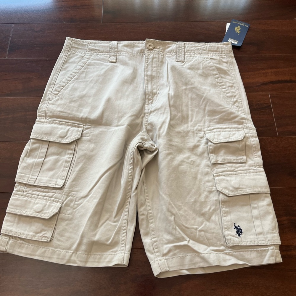 NWT - U.S. Polo Association Beige Mens Shorts Size 34 Waist Cargo shorts